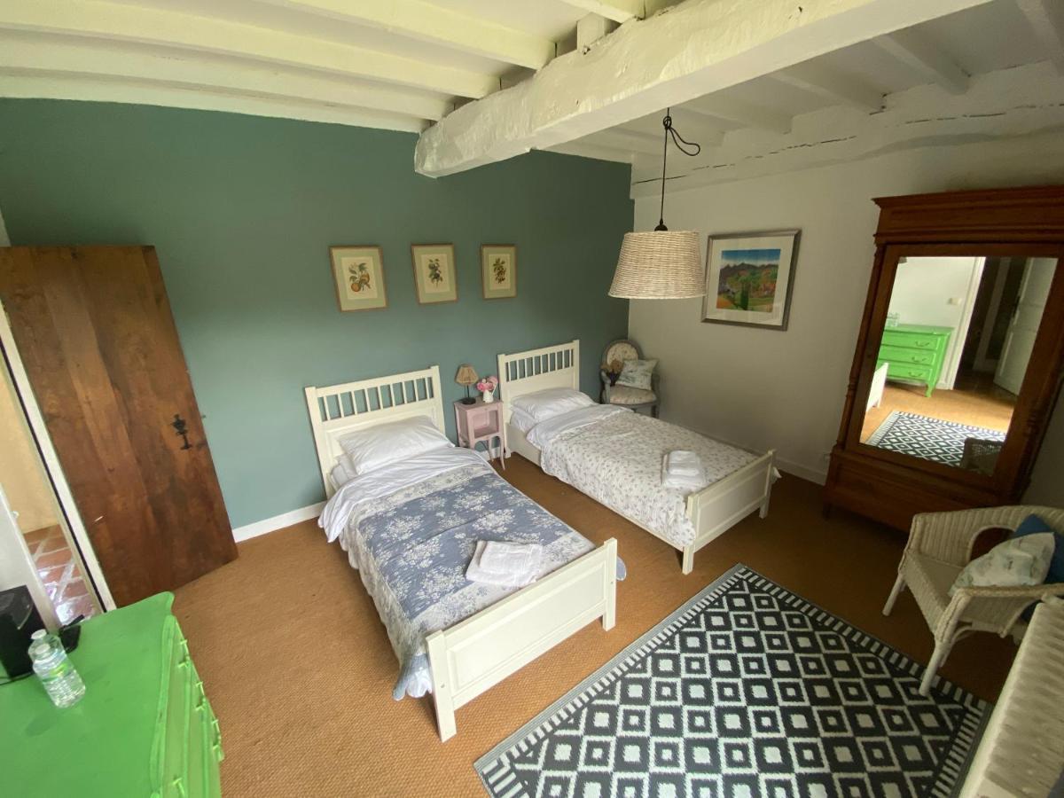 Domaine Du Tafiart Bed & Breakfast Sarron Exterior photo