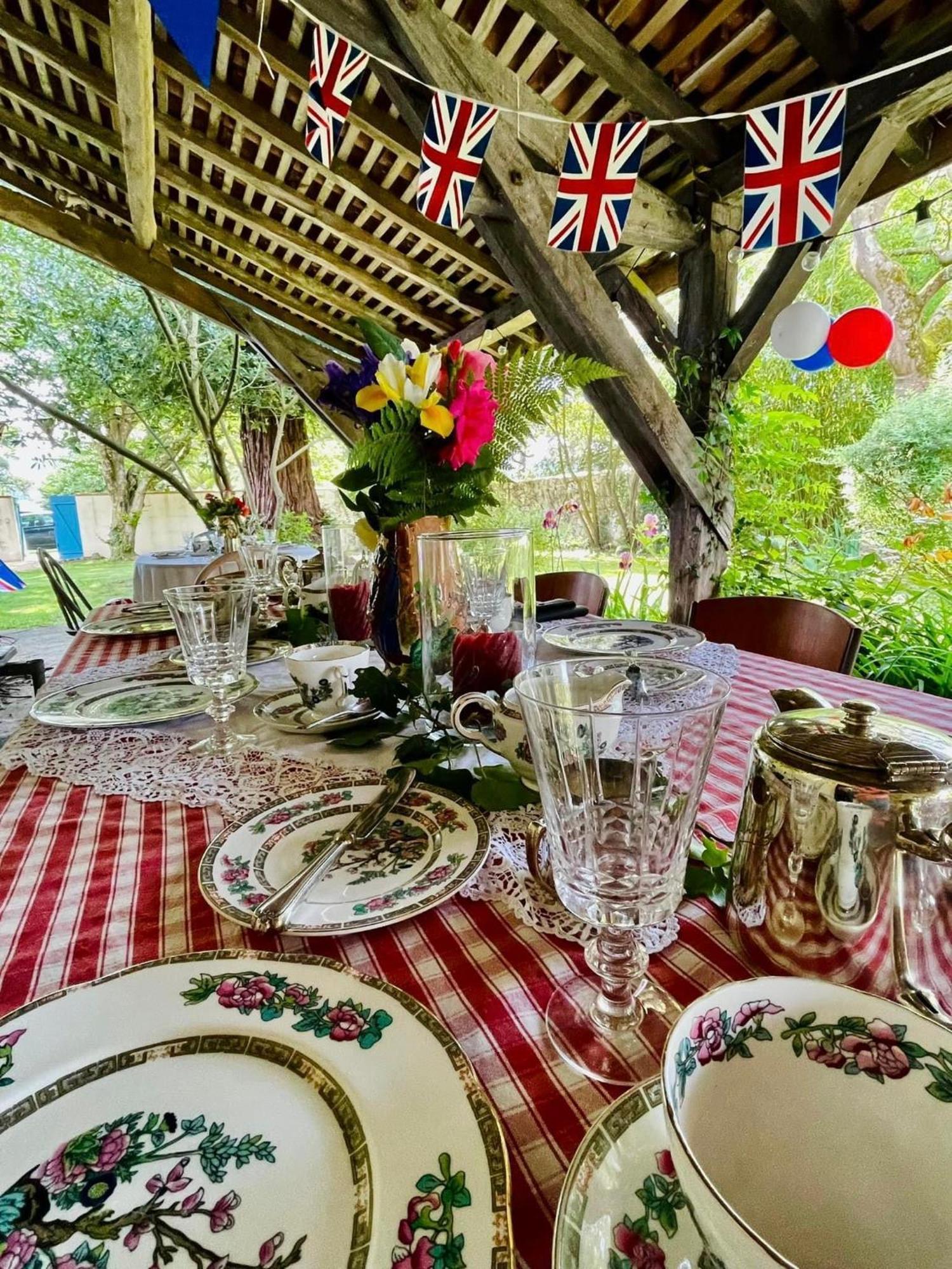 Domaine Du Tafiart Bed & Breakfast Sarron Exterior photo